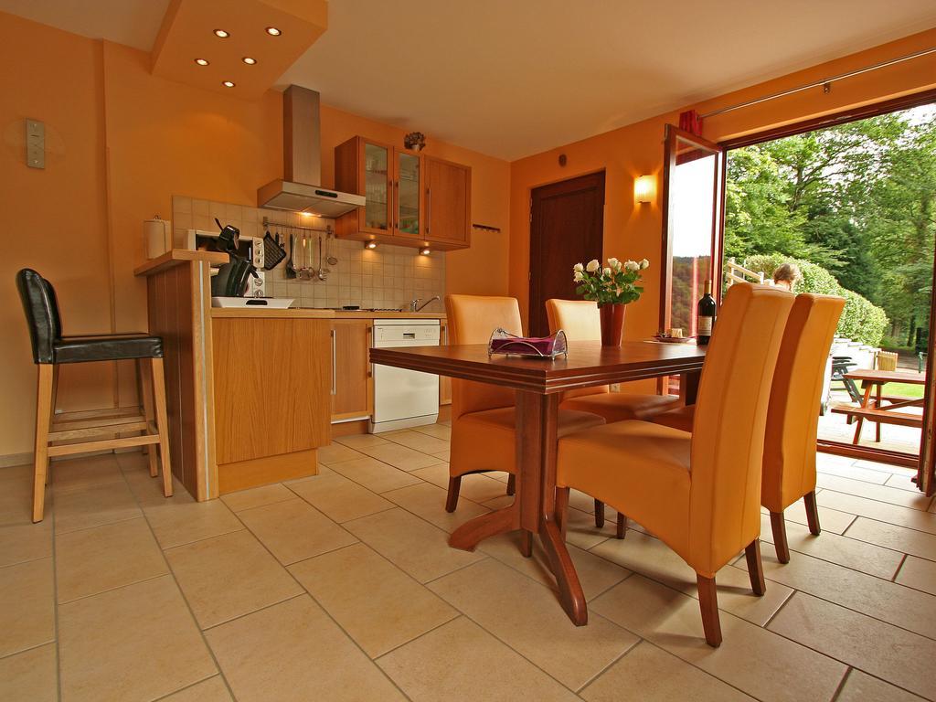 Cottage With A Terrace And A View Of The Valley Aywaille Extérieur photo